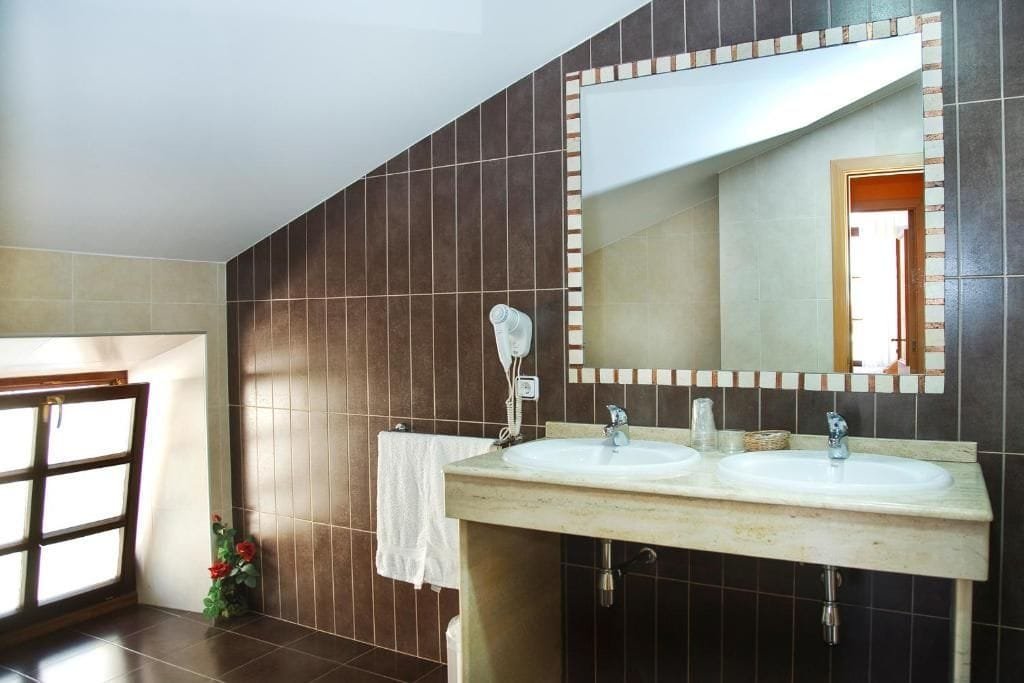 Galería de habitaciones del Antiguo Casino de los Arribes